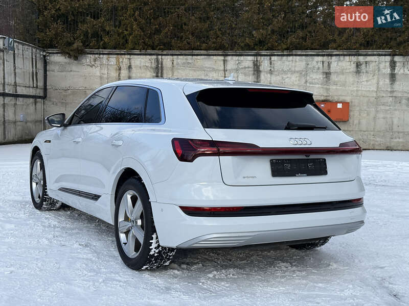 Внедорожник / Кроссовер Audi e-tron 2021 в Ровно
