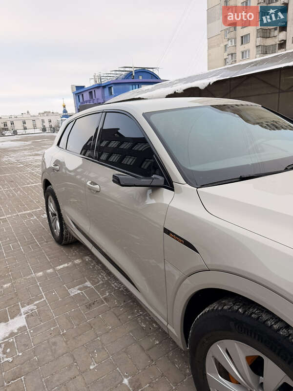 Внедорожник / Кроссовер Audi e-tron 2021 в Хмельницком