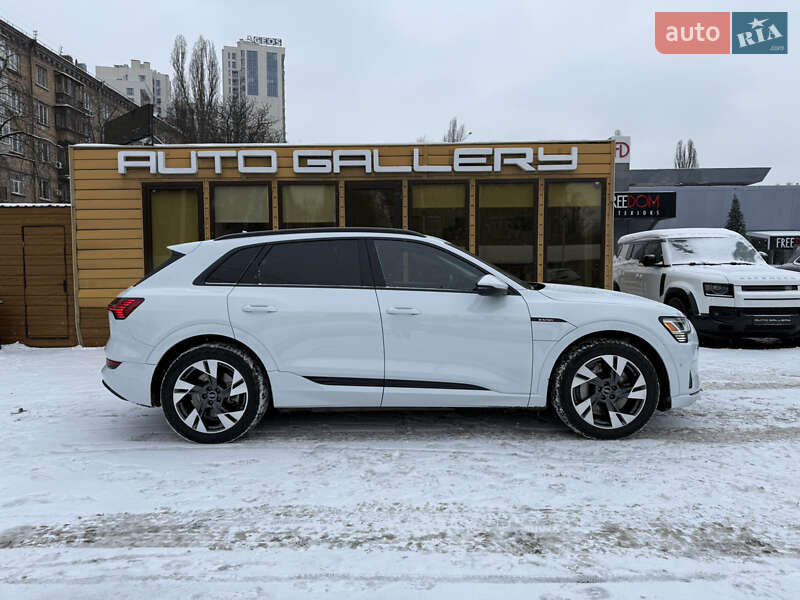 Внедорожник / Кроссовер Audi e-tron 2021 в Киеве