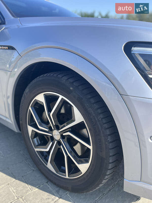 Позашляховик / Кросовер Audi e-tron 2022 в Львові фото 51 Позашляховик / Кросовер Audi e-tron 2022 в Львові