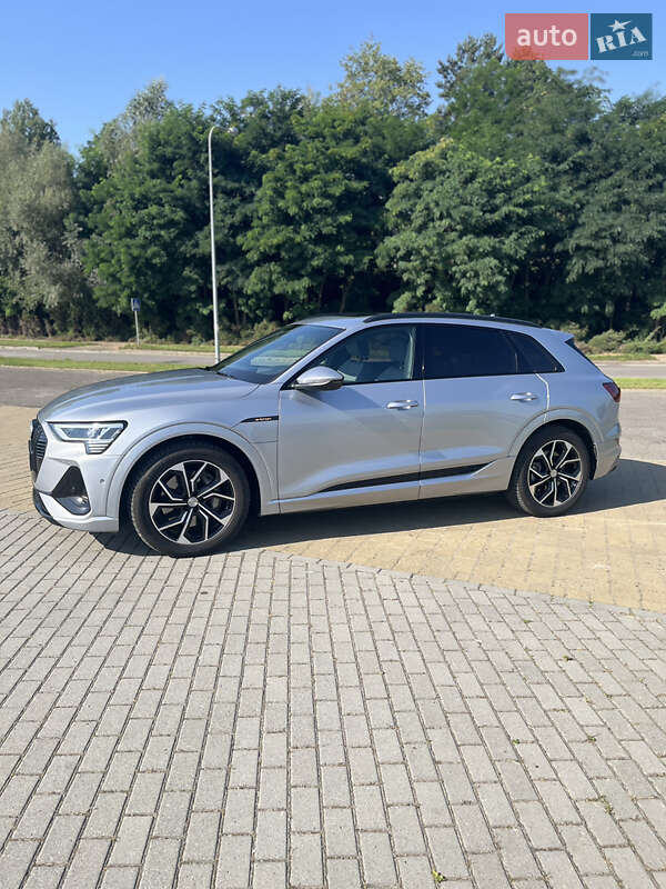Позашляховик / Кросовер Audi e-tron 2022 в Львові фото 38 Позашляховик / Кросовер Audi e-tron 2022 в Львові