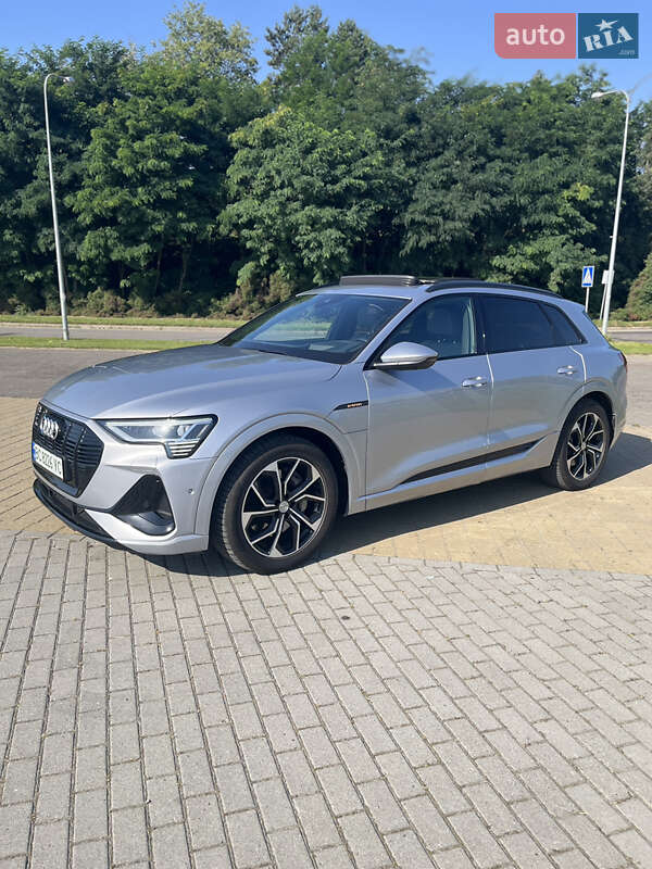 Позашляховик / Кросовер Audi e-tron 2022 в Львові фото 27 Позашляховик / Кросовер Audi e-tron 2022 в Львові