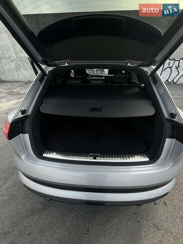 Позашляховик / Кросовер Audi e-tron 2022 в Львові фото 78 Позашляховик / Кросовер Audi e-tron 2022 в Львові