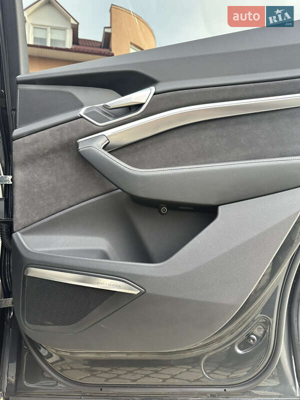 Внедорожник / Кроссовер Audi e-tron 2019 в Мукачево