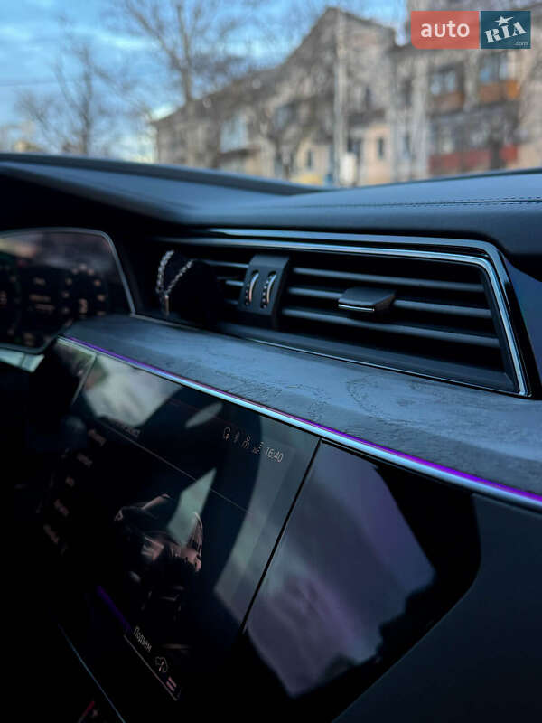 Позашляховик / Кросовер Audi e-tron 2022 в Одесі