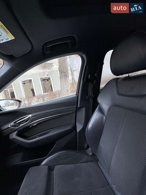 Позашляховик / Кросовер Audi e-tron 2019 в Ірпені