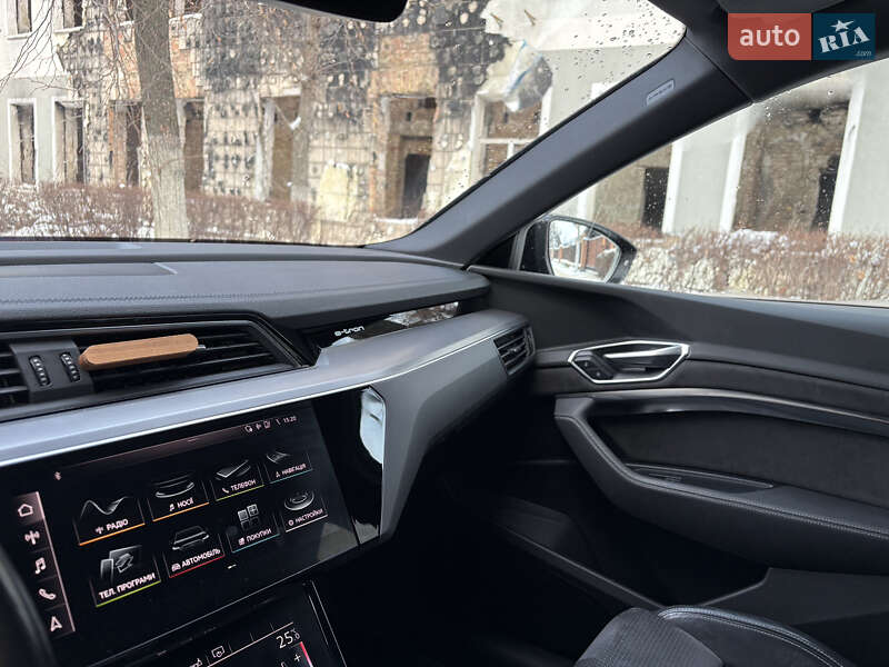 Позашляховик / Кросовер Audi e-tron 2019 в Ірпені