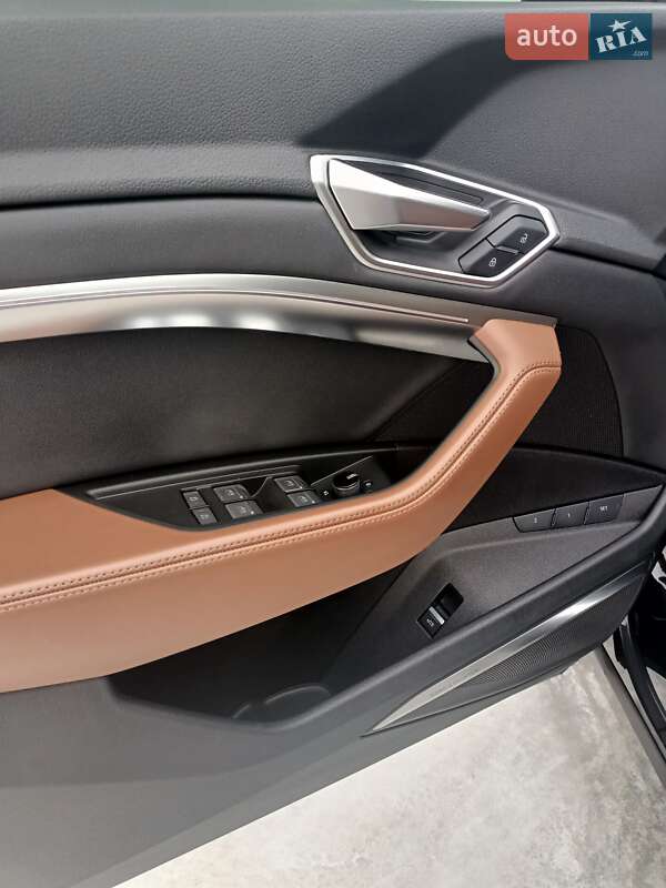 Позашляховик / Кросовер Audi e-tron 2022 в Львові