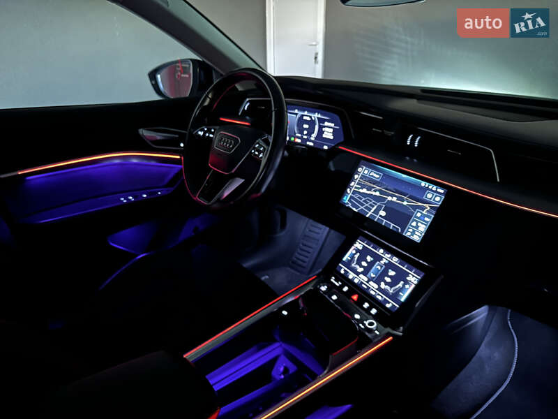 Позашляховик / Кросовер Audi e-tron 2020 в Ужгороді