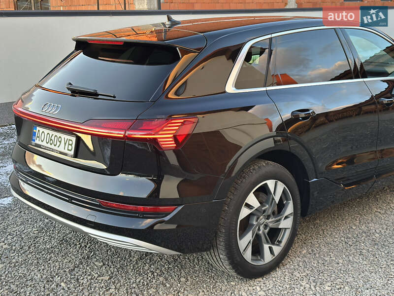 Позашляховик / Кросовер Audi e-tron 2020 в Ужгороді