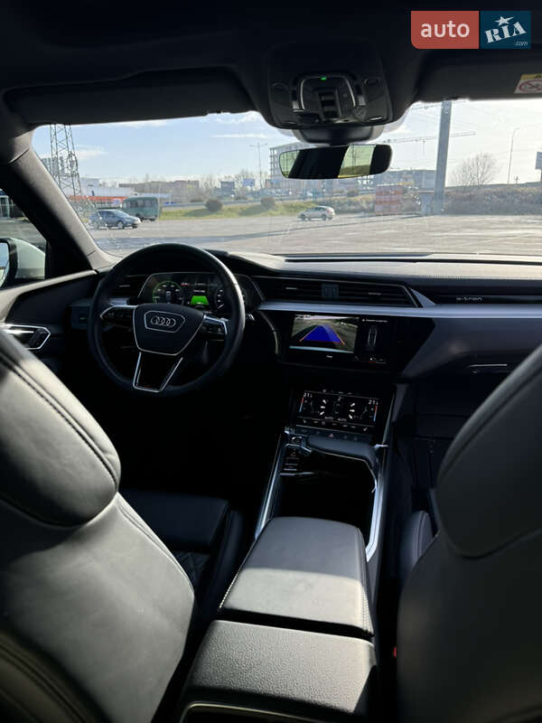 Внедорожник / Кроссовер Audi e-tron 2022 в Ужгороде