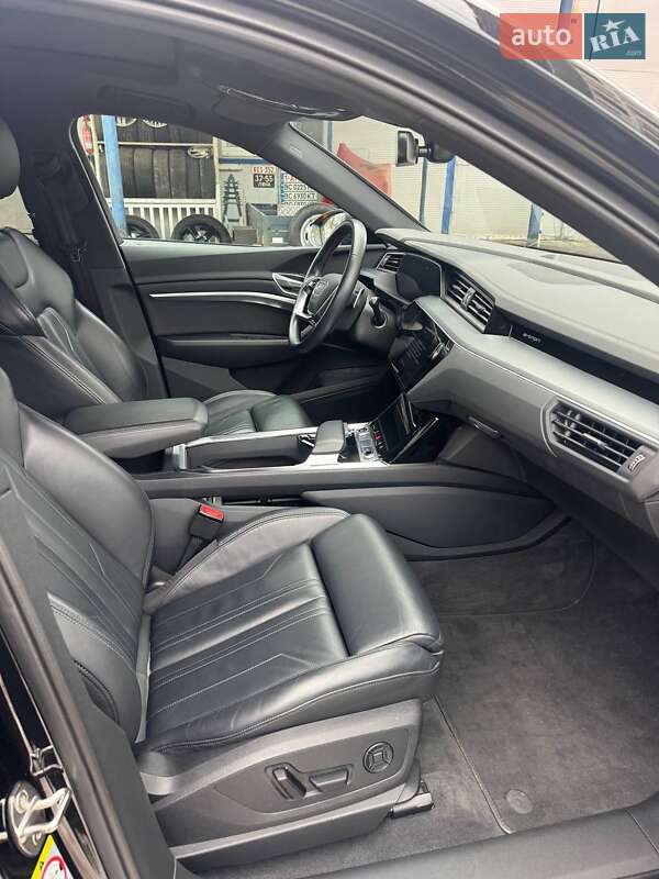 Позашляховик / Кросовер Audi e-tron 2022 в Києві фото 15 Позашляховик / Кросовер Audi e-tron 2022 в Києві