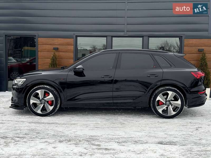 Позашляховик / Кросовер Audi e-tron 2020 в Рівному