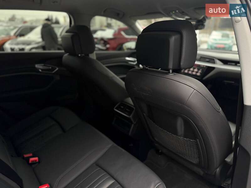 Позашляховик / Кросовер Audi e-tron 2020 в Рівному