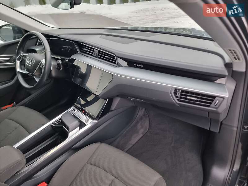 Позашляховик / Кросовер Audi e-tron 2020 в Радивиліві