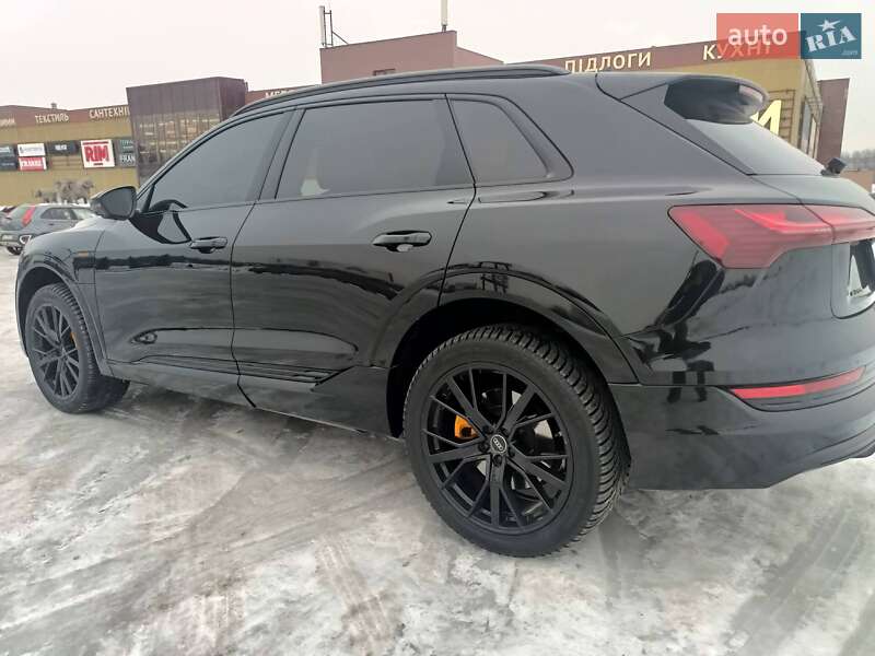 Позашляховик / Кросовер Audi e-tron 2022 в Львові