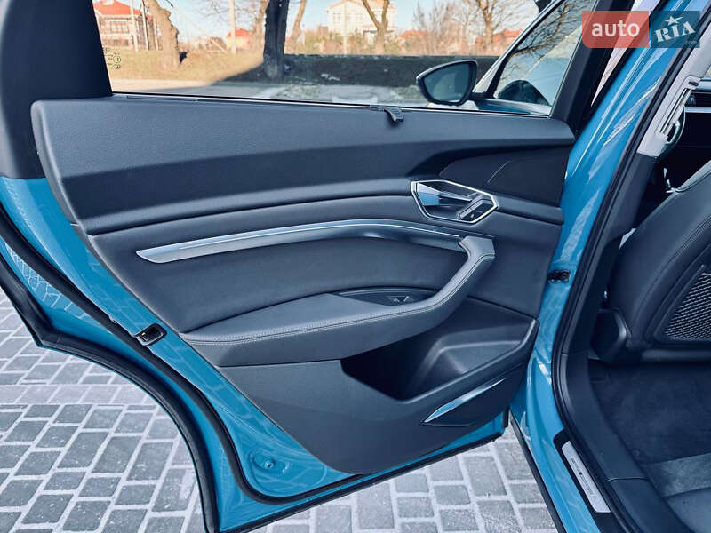 Внедорожник / Кроссовер Audi e-tron 2019 в Одессе