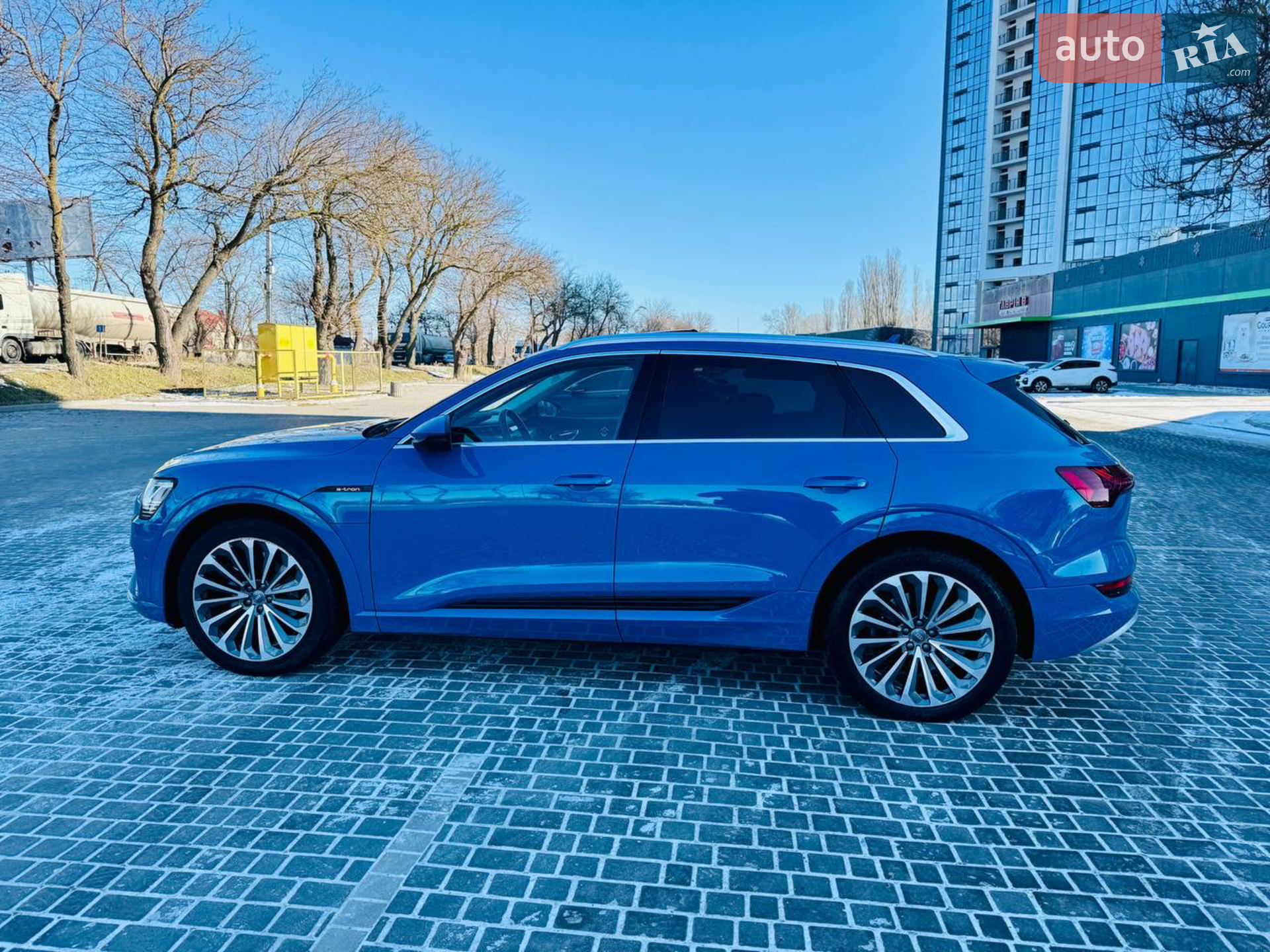 2019 Audi e-tron - мініатюра 10