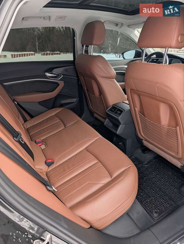 Внедорожник / Кроссовер Audi e-tron 2020 в Нововолынске