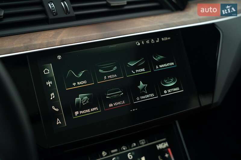 Позашляховик / Кросовер Audi e-tron 2022 в Чернівцях фото 34 Позашляховик / Кросовер Audi e-tron 2022 в Чернівцях