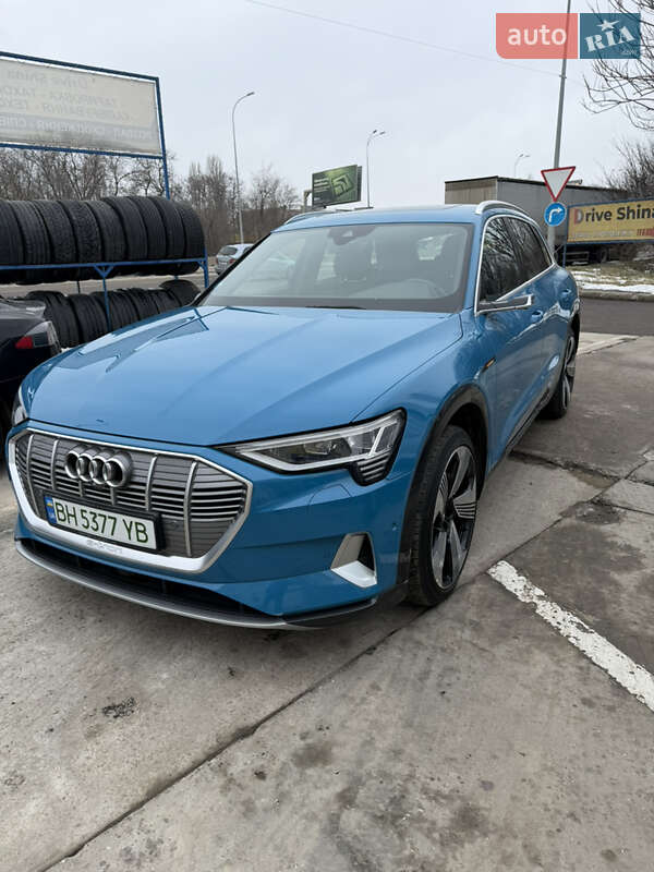 2019 Audi E-Tron, VIN WAUZZZGE2KB004980:plate — фото 1 (autoria)