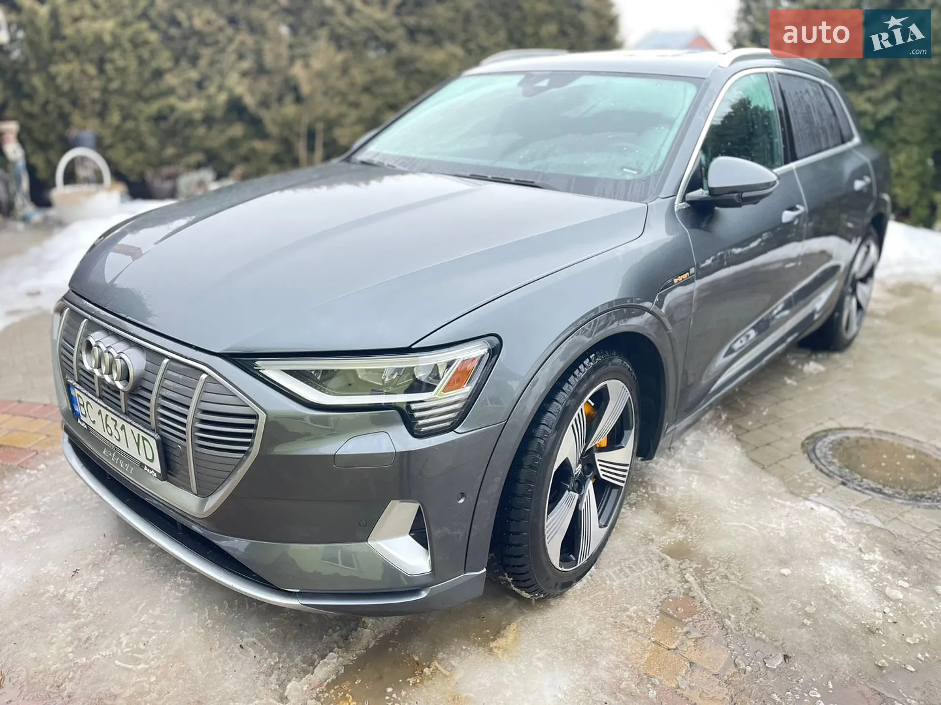 2019 Audi e-tron - мініатюра 2