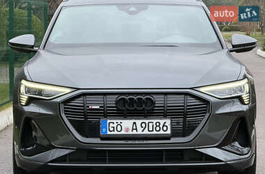 Позашляховик / Кросовер Audi e-tron 2021 в Рівному
