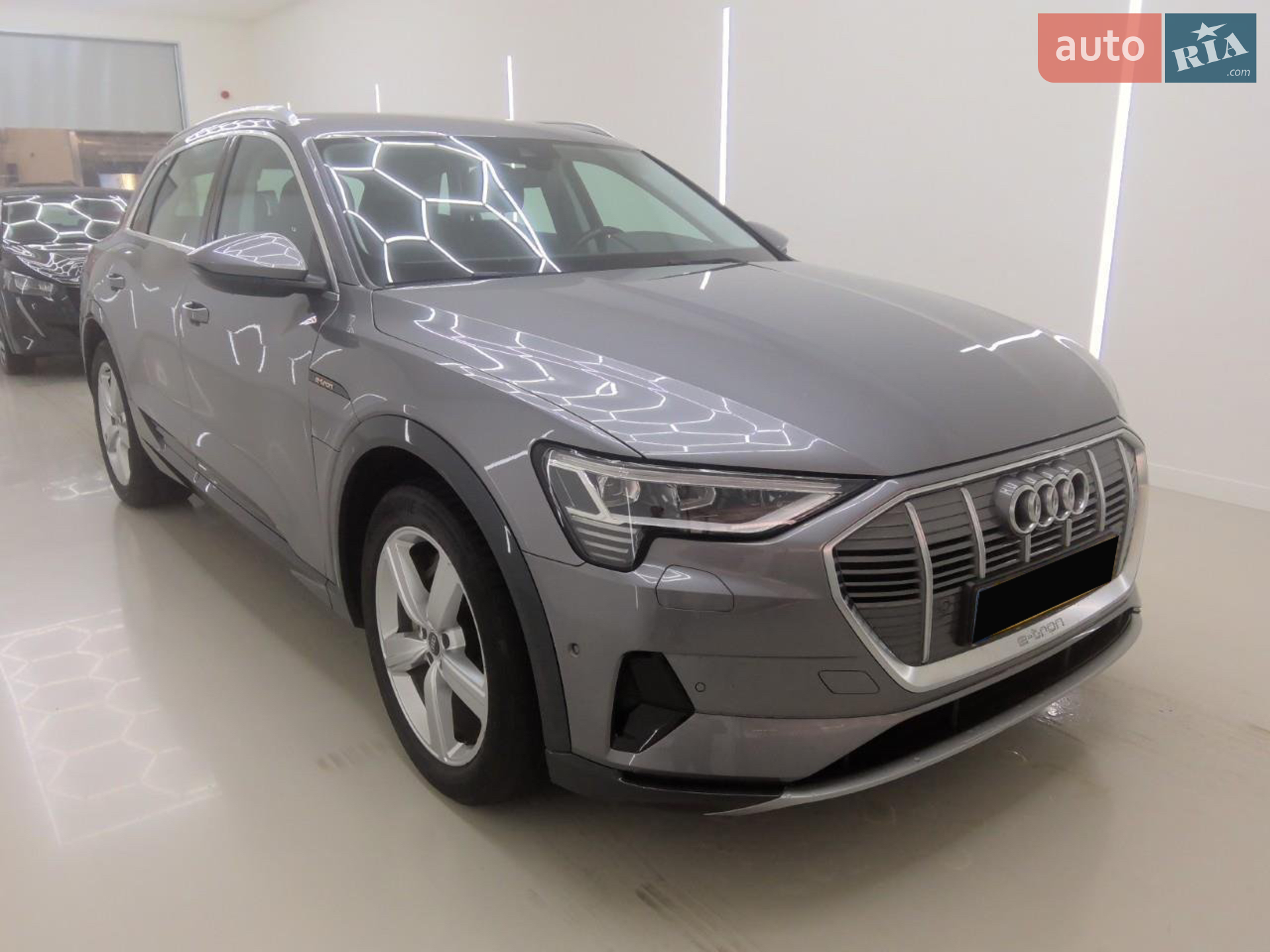 2020 Audi e-tron - мініатюра 2