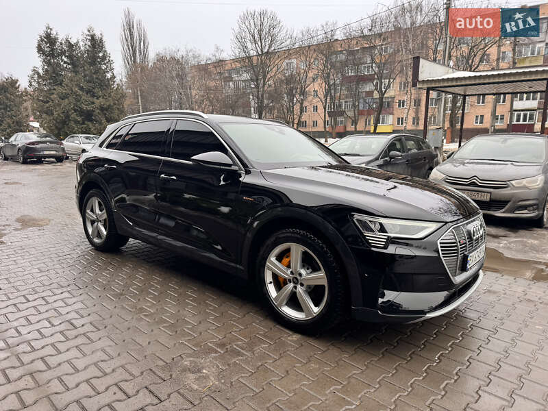 Позашляховик / Кросовер Audi e-tron 2022 в Хмельницькому