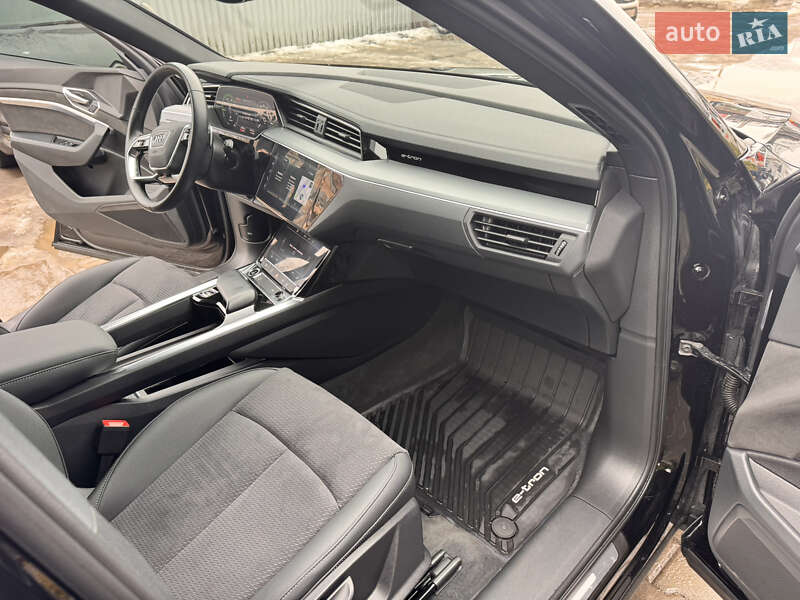 Позашляховик / Кросовер Audi e-tron 2022 в Хмельницькому