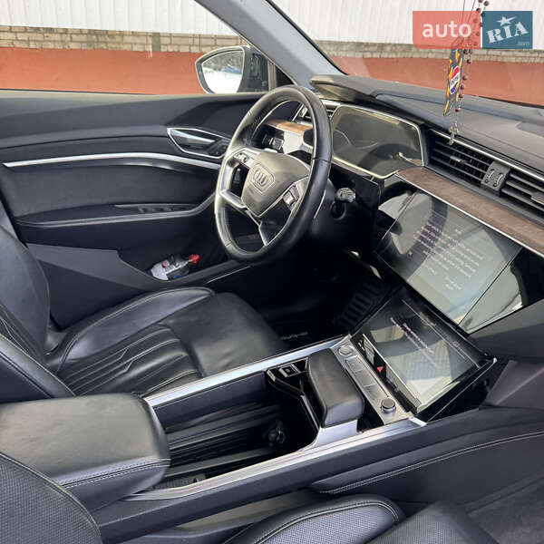 Внедорожник / Кроссовер Audi e-tron 2019 в Львове