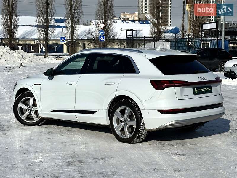 Позашляховик / Кросовер Audi e-tron 2019 в Києві