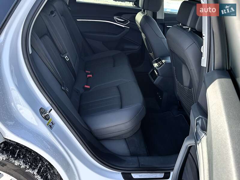 Позашляховик / Кросовер Audi e-tron 2019 в Києві