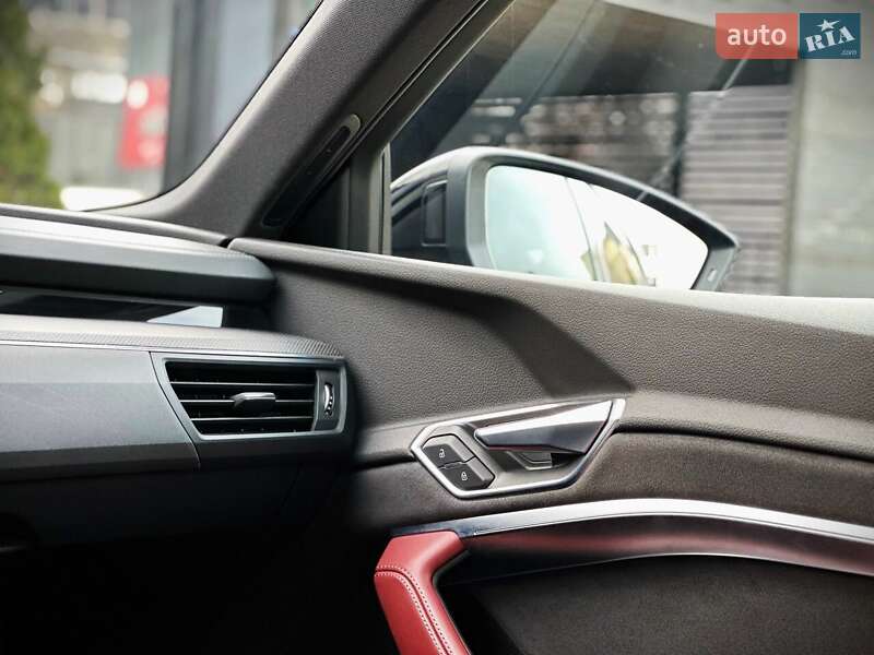 Позашляховик / Кросовер Audi e-tron 2021 в Києві фото 43 Позашляховик / Кросовер Audi e-tron 2021 в Києві
