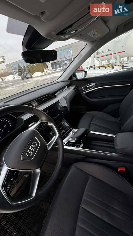Позашляховик / Кросовер Audi e-tron 2022 в Львові