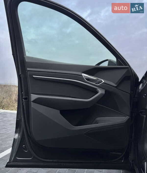 Внедорожник / Кроссовер Audi e-tron 2020 в Киеве