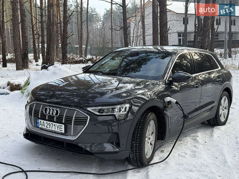 Внедорожник / Кроссовер Audi e-tron 2020 в Киеве