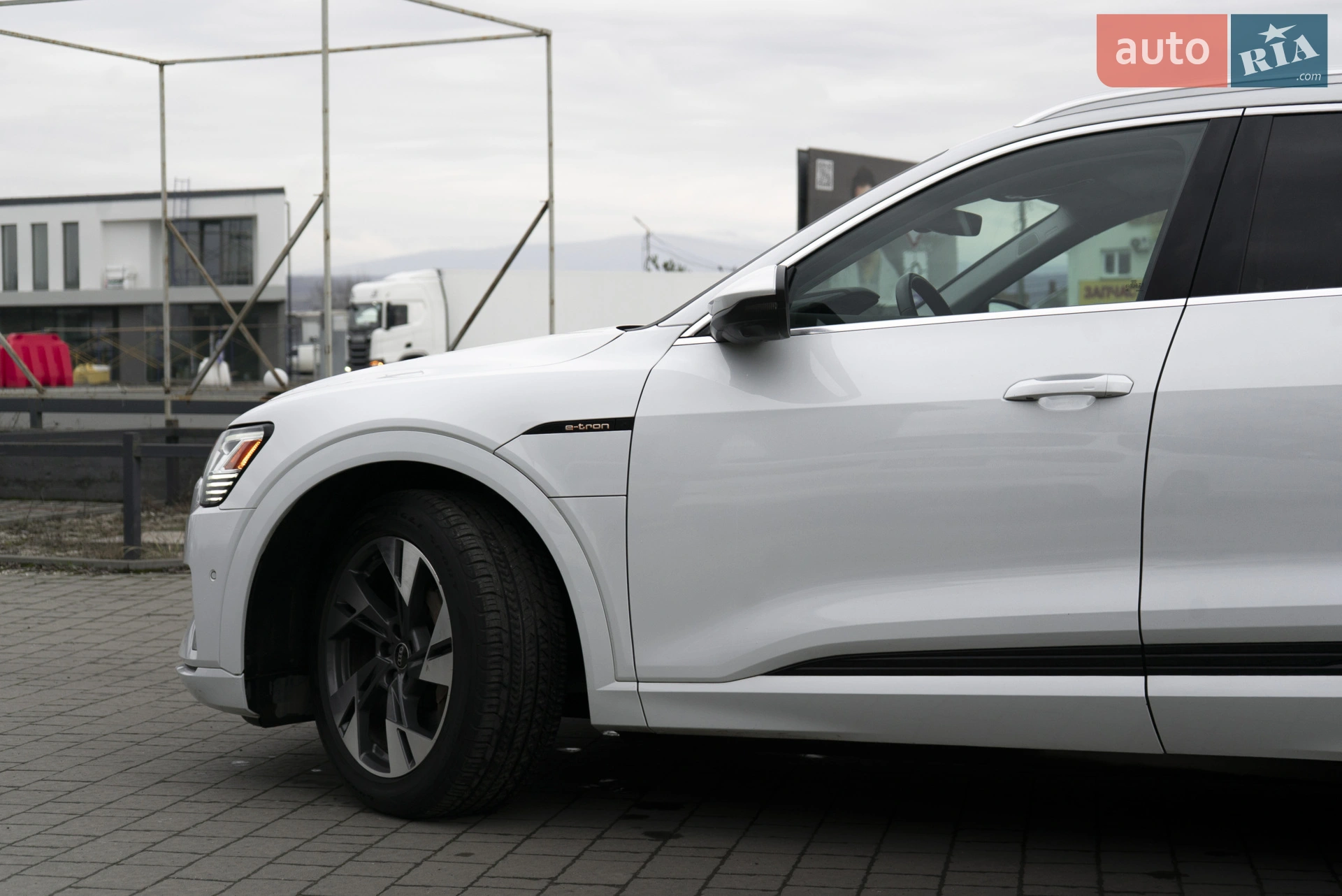 2020 Audi e-tron - мініатюра 11