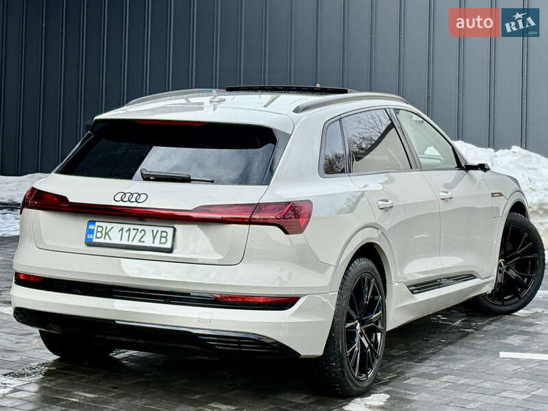 Внедорожник / Кроссовер Audi e-tron 2018 в Ровно фото 32 Внедорожник / Кроссовер Audi e-tron 2018 в Ровно