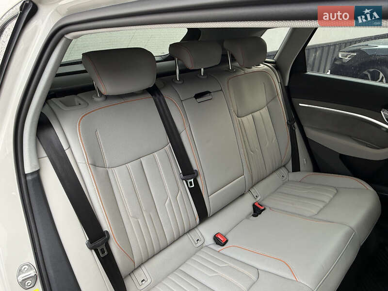 Внедорожник / Кроссовер Audi e-tron 2018 в Ровно фото 92 Внедорожник / Кроссовер Audi e-tron 2018 в Ровно