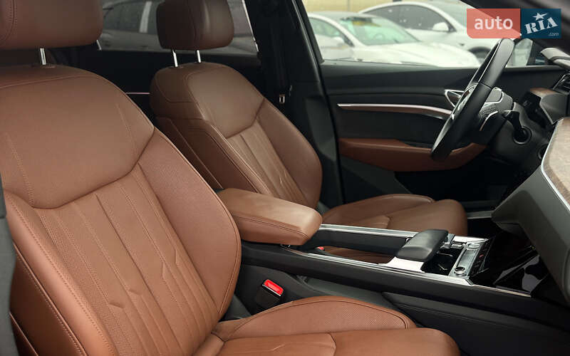 Внедорожник / Кроссовер Audi e-tron 2019 в Мукачево