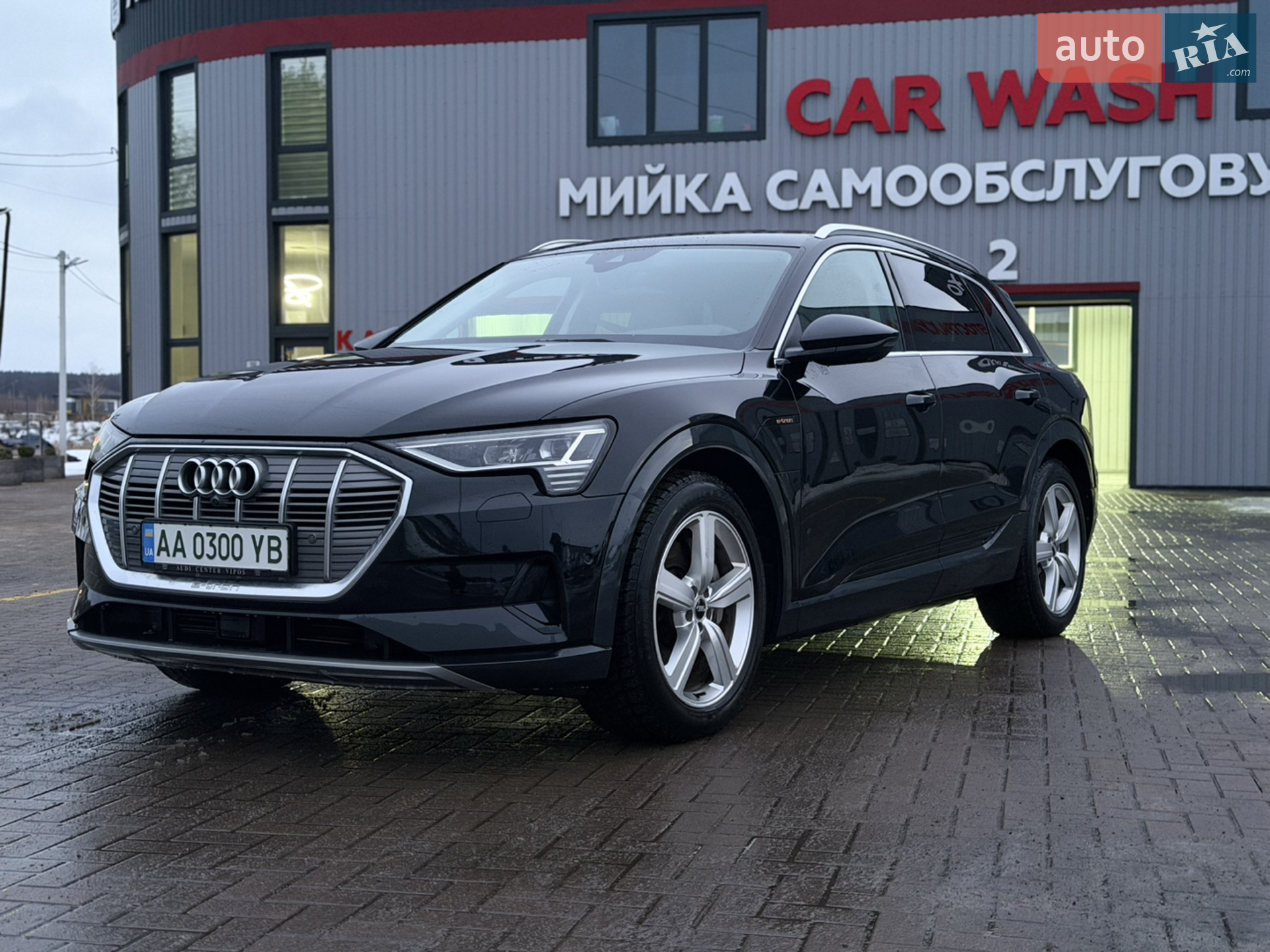 2019 Audi e-tron - мініатюра 2