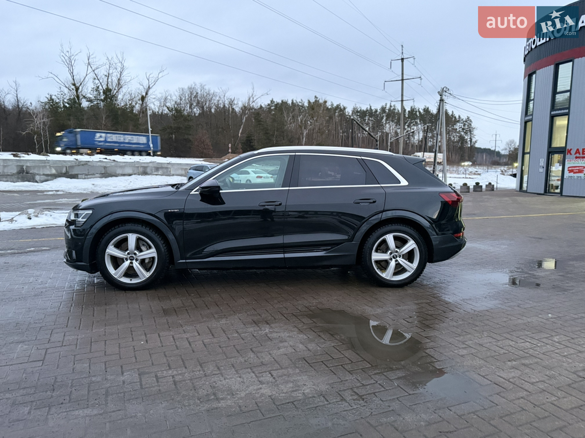 2019 Audi e-tron - мініатюра 3