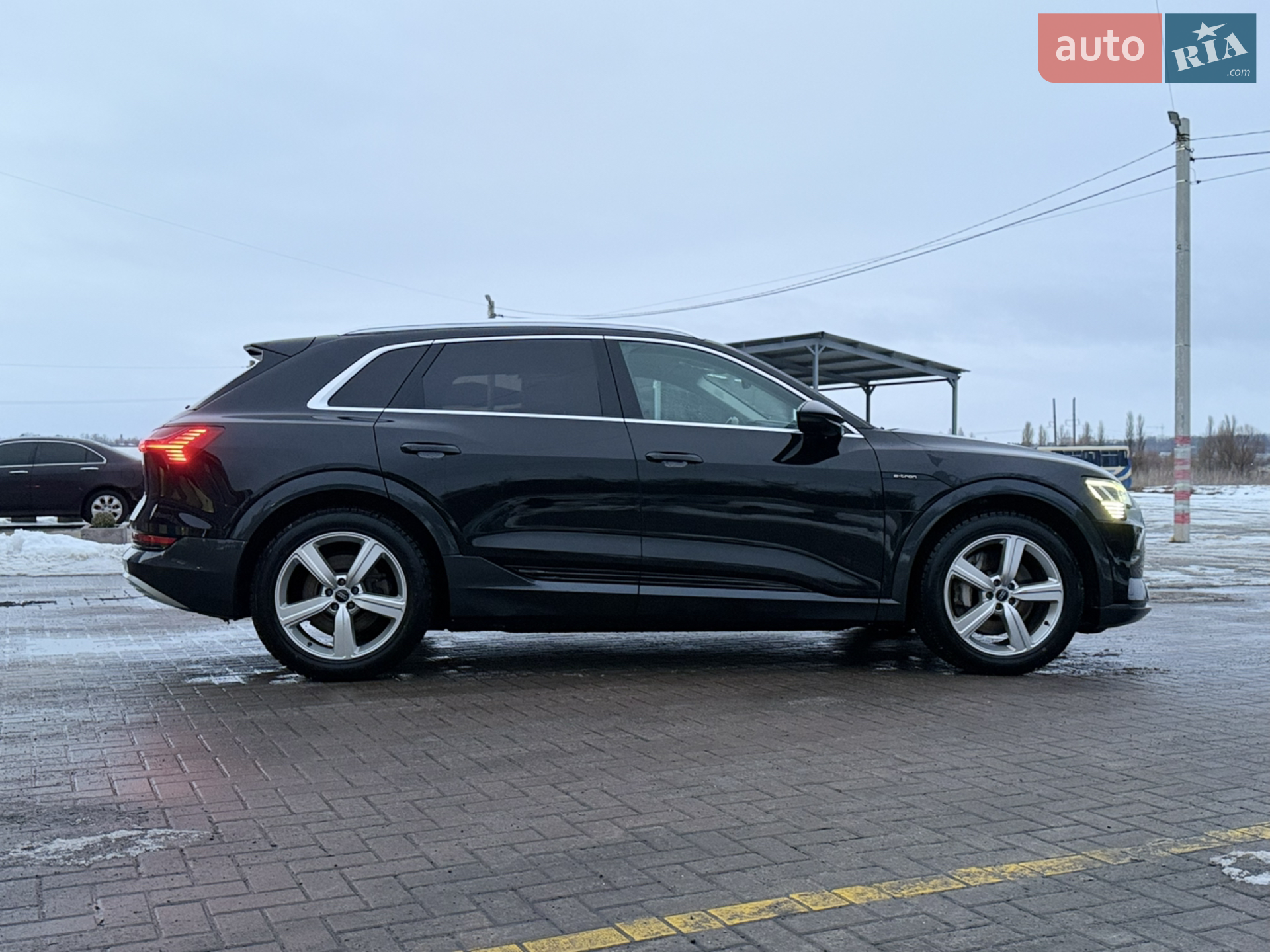 2019 Audi e-tron - мініатюра 12