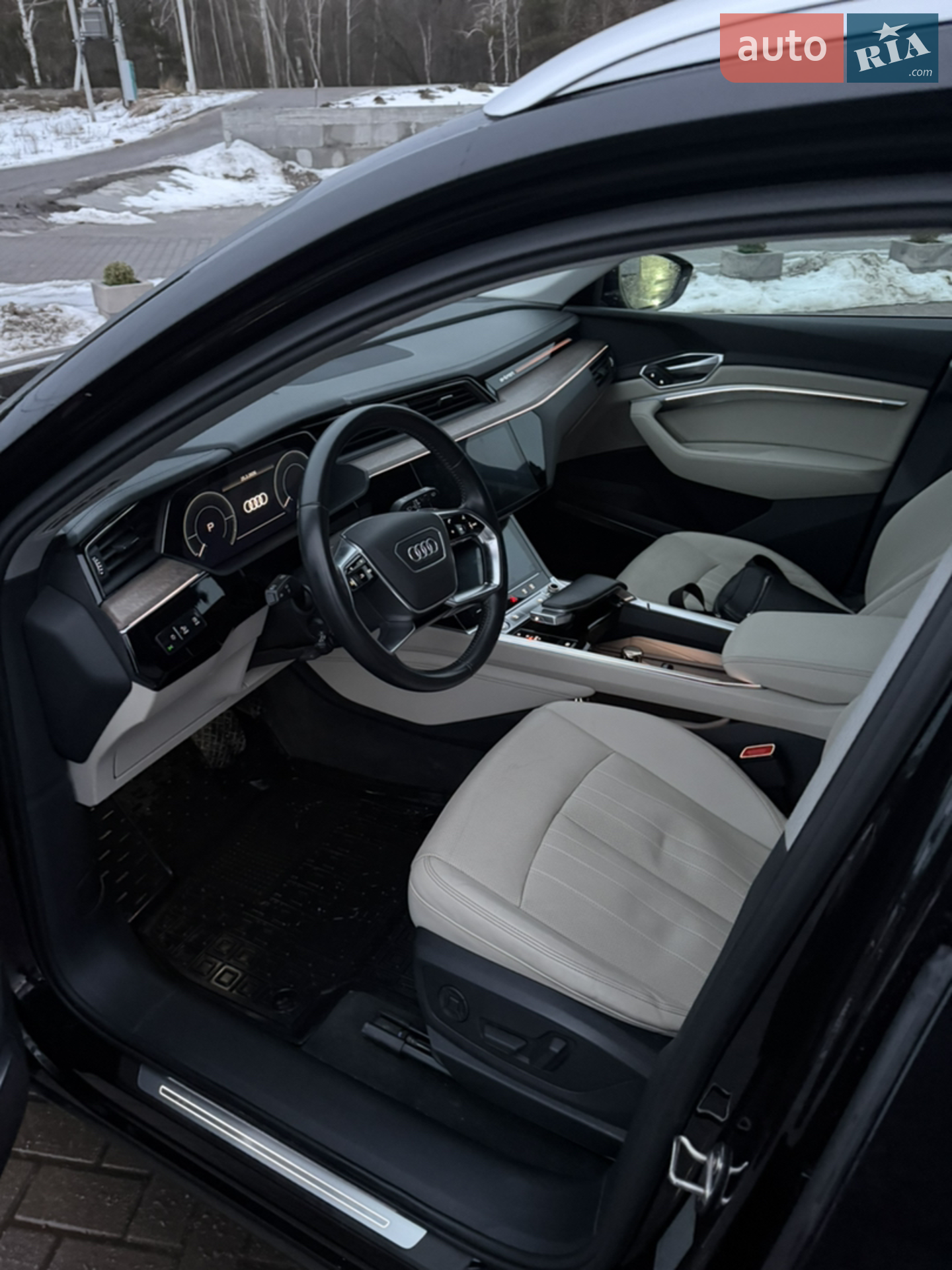 2019 Audi e-tron - мініатюра 21