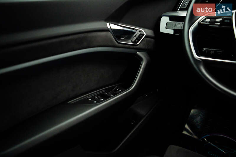 Внедорожник / Кроссовер Audi e-tron 2020 в Луцке фото 78 Внедорожник / Кроссовер Audi e-tron 2020 в Луцке