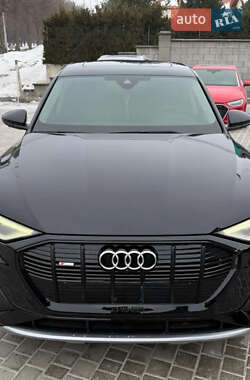 Позашляховик / Кросовер Audi e-tron 2022 в Рівному