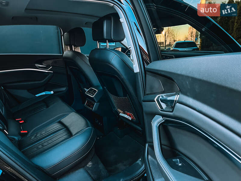 Внедорожник / Кроссовер Audi e-tron 2022 в Самборе фото 39 Внедорожник / Кроссовер Audi e-tron 2022 в Самборе
