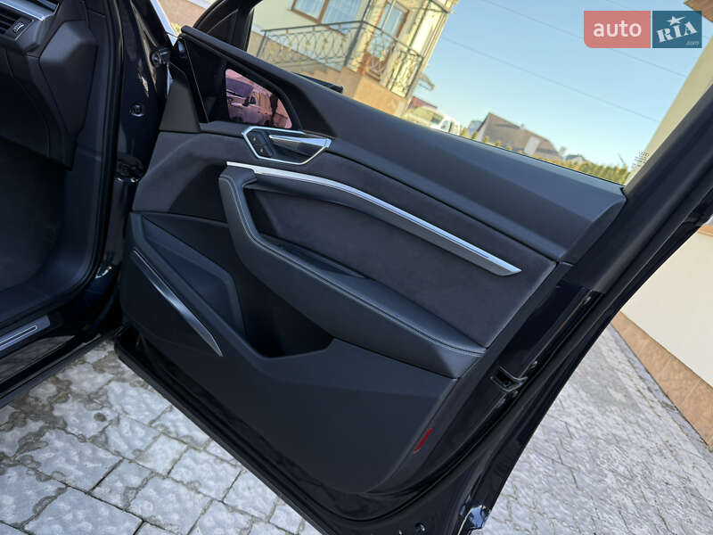 Позашляховик / Кросовер Audi e-tron 2018 в Трускавці фото 75 Позашляховик / Кросовер Audi e-tron 2018 в Трускавці