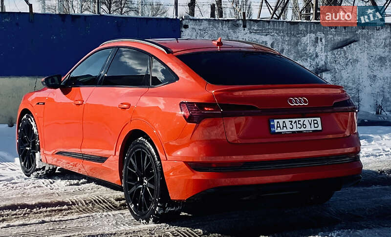 Позашляховик / Кросовер Audi e-tron 2021 в Києві